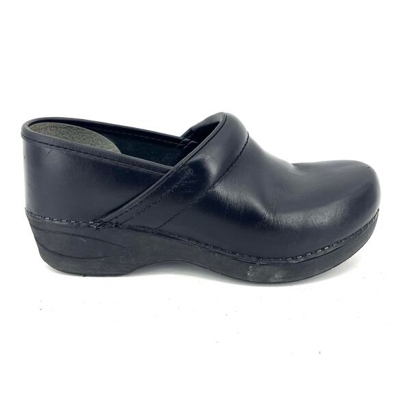 Dansko Women's 6.5/37 XP Black Leather Round Toe Classic Comfort Clogs - Picture 1 of 8